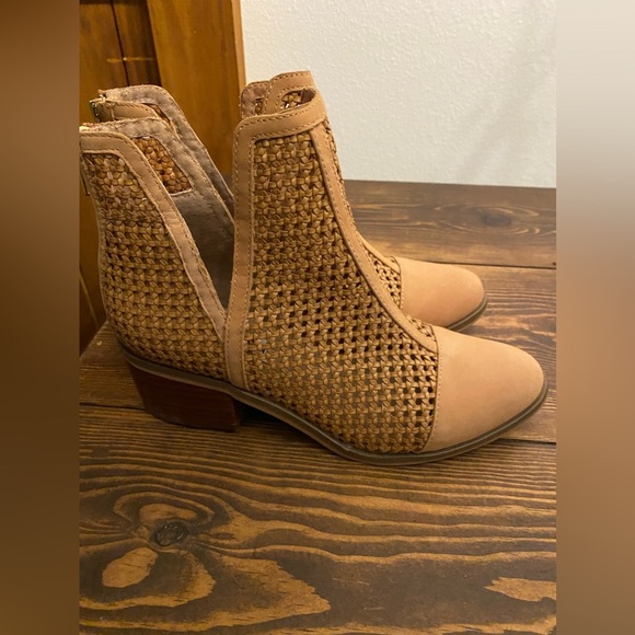 Steve Madden Leather Booties - Picture 3 of 6